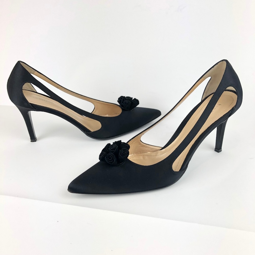 Ann Taylor 10 Pointed Toe Heel Rose Applique Black